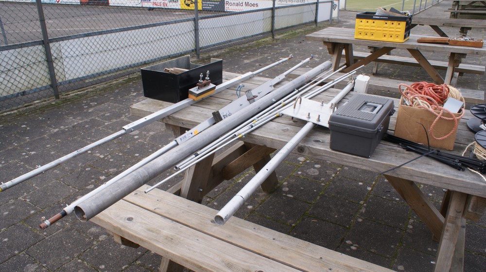 De onderdelen van de 10m beam.Plug en play.